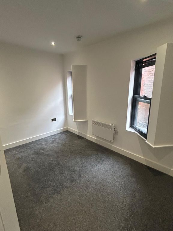 Property photo 2 of 8 Bedroom