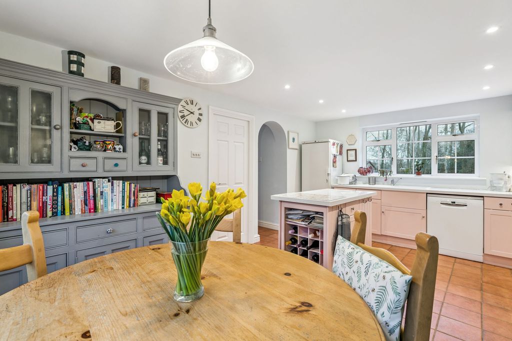 Property photo 2 of 30