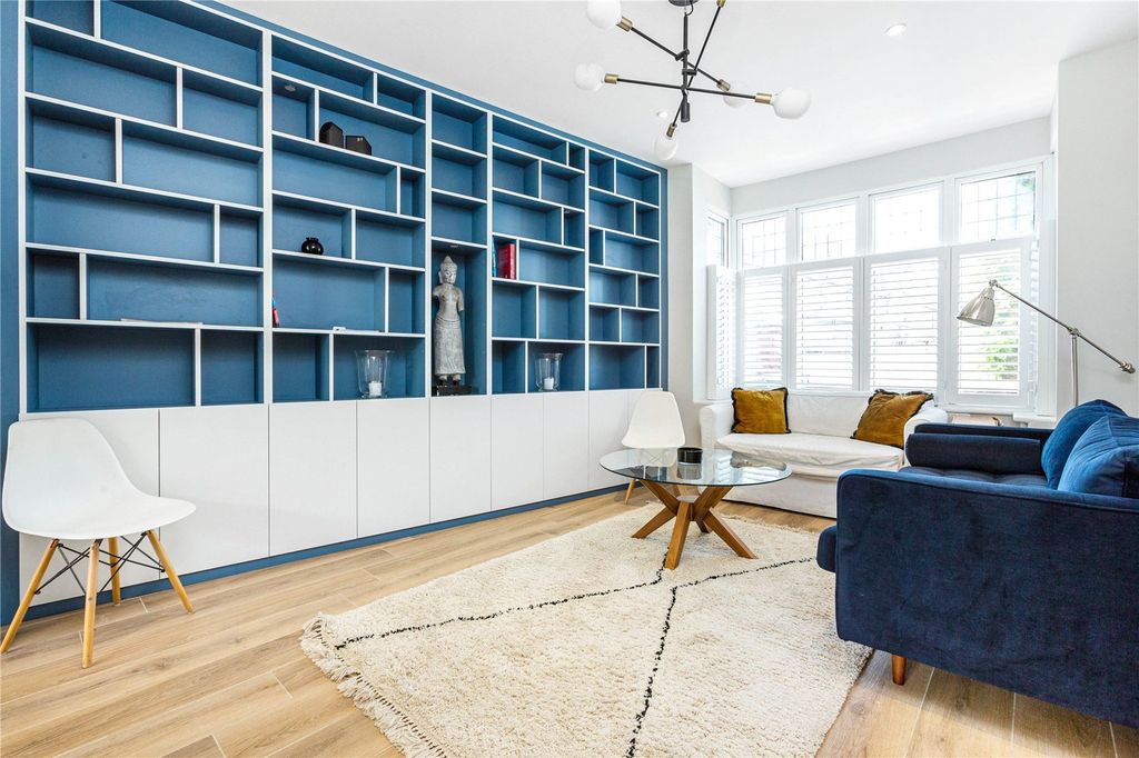 Property photo 3 of 12