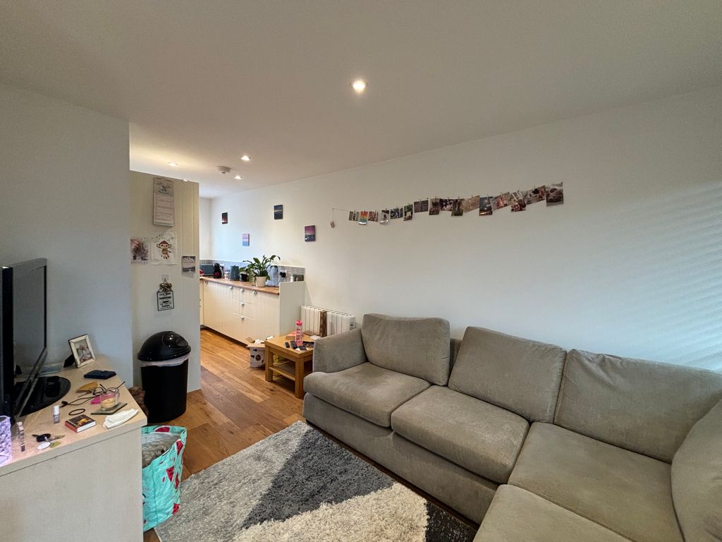 Property photo 3 of 11 Image
