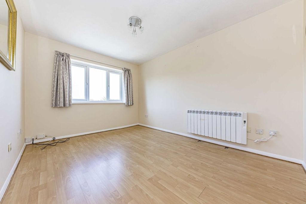 Property photo 2 of 4