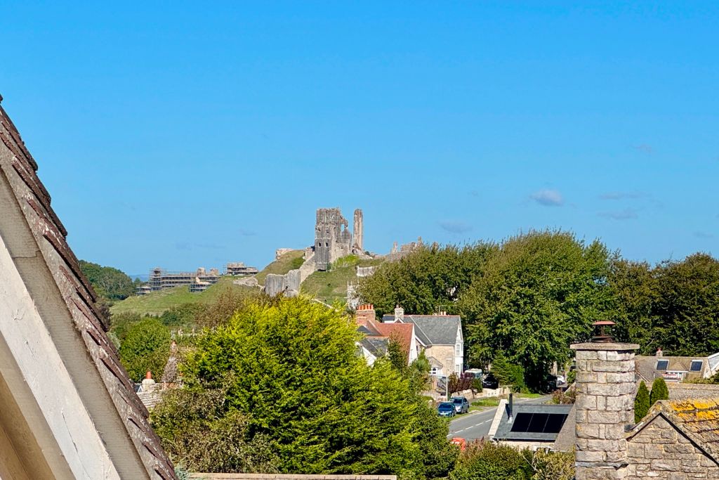 Property photo 3 of 23 Views