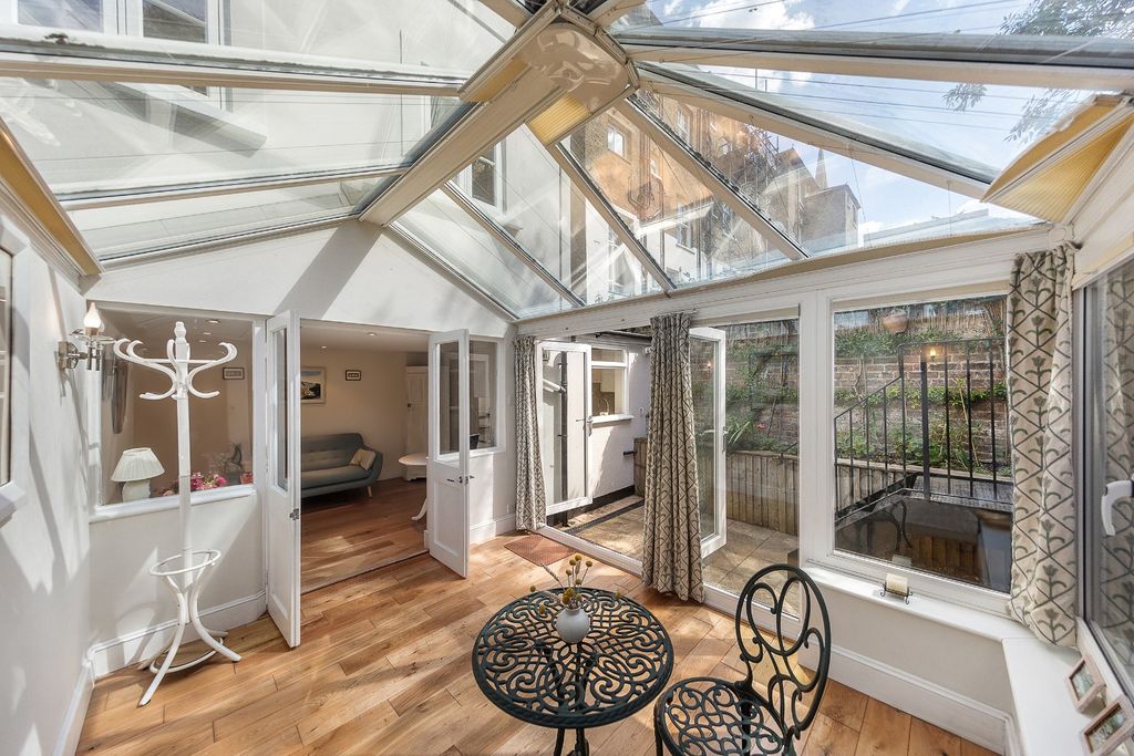 Property photo 2 of 9 4492042