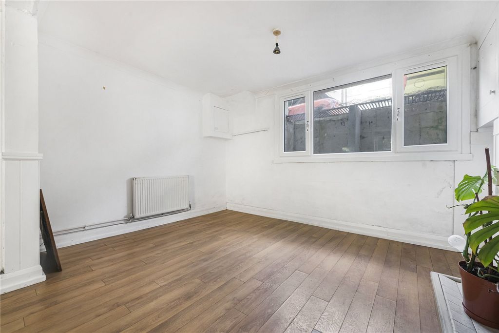 Property photo 3 of 10 Picture No. 04