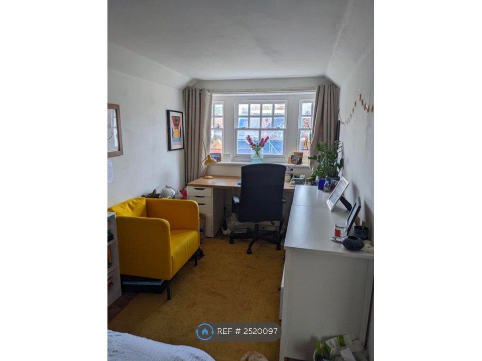 Property photo 3 of 11