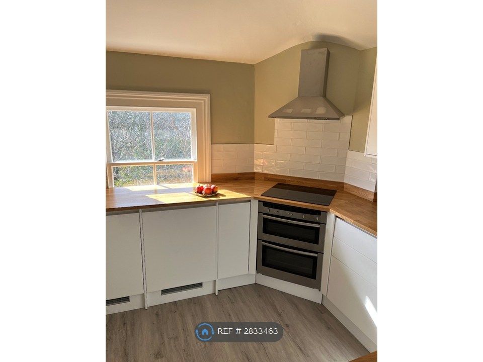 Property photo 3 of 6 Kitchen