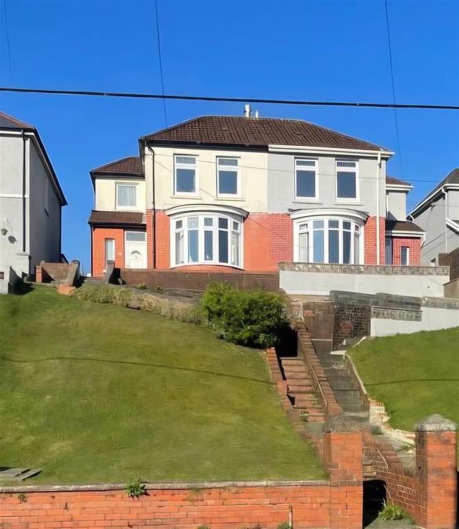 Property photo 1 of 18 67 New Road.Jpg