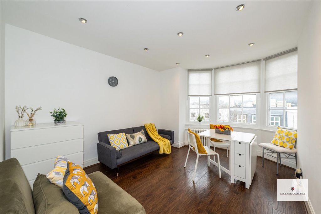 Property photo 2 of 13 Queen’S Court 130-001 Mr - Hpa.Jpg