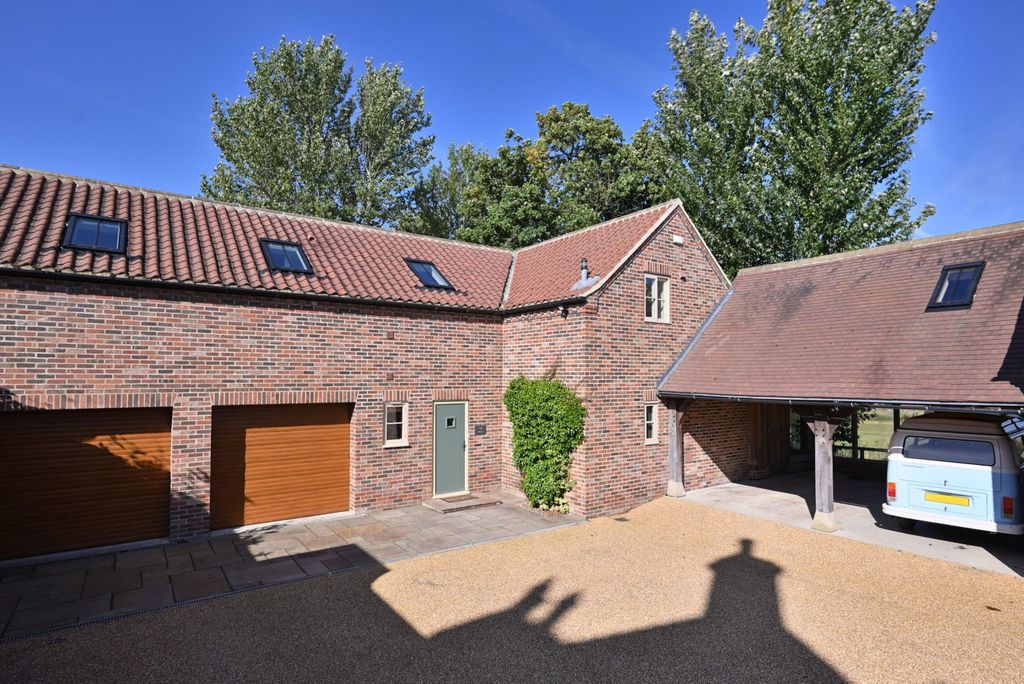 Property photo 1 of 23