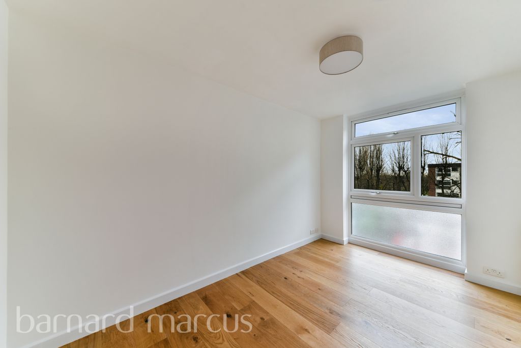 Property photo 2 of 5 Bedroom 1