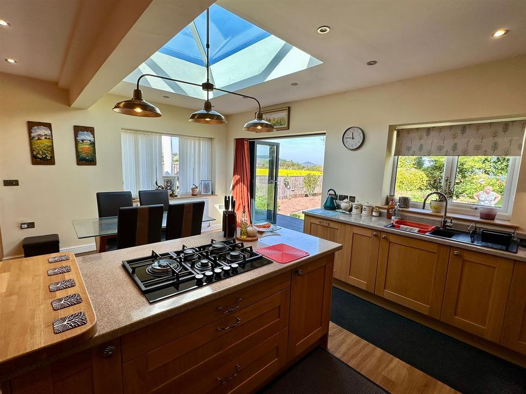 Property photo 3 of 21