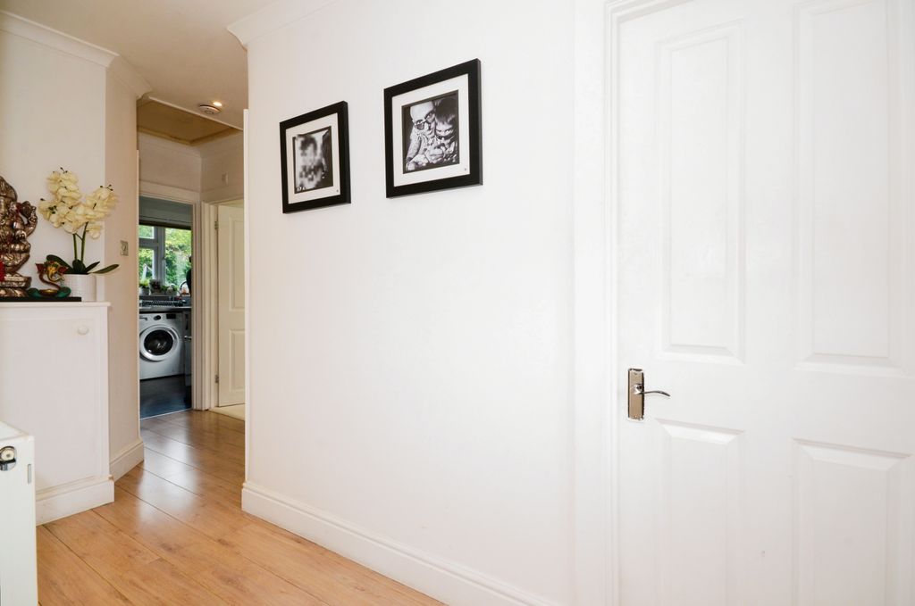 Property photo 3 of 12 Hallway