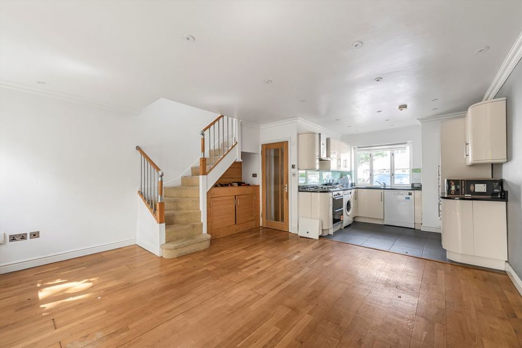 Property photo 3 of 7