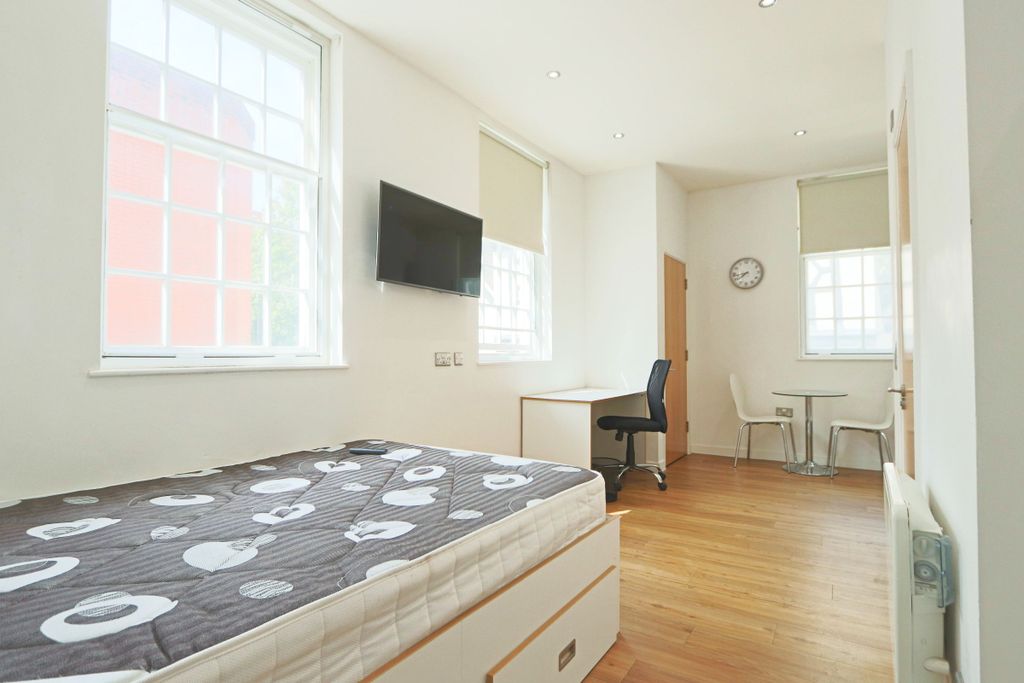 Property photo 3 of 6