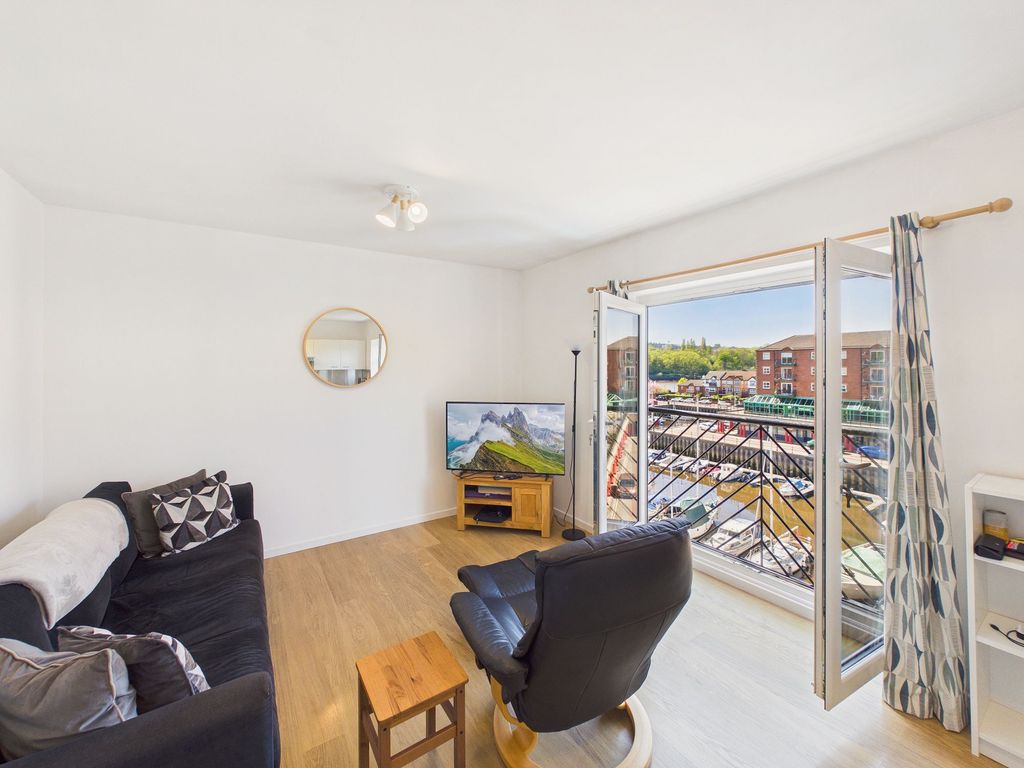 Property photo 2 of 9 Lounge