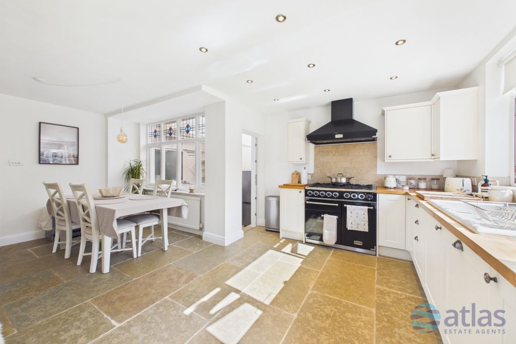 Property photo 3 of 23 Kitchen/Dining Space