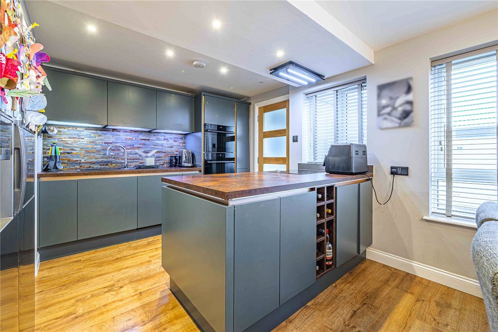 Property photo 3 of 20 Picture No. 17