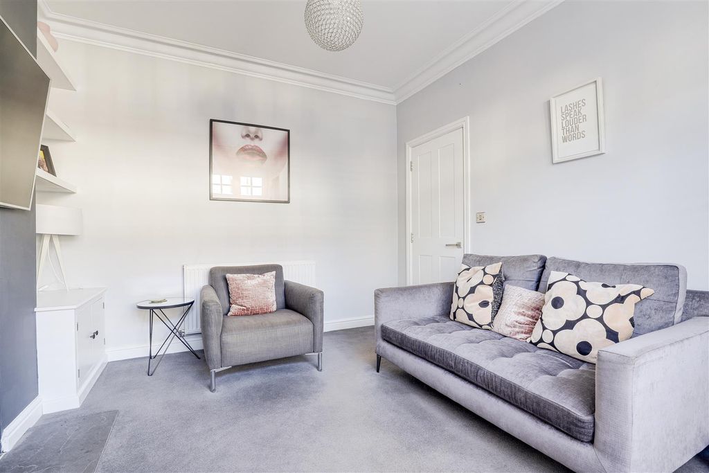 Property photo 3 of 21 02.Jpg