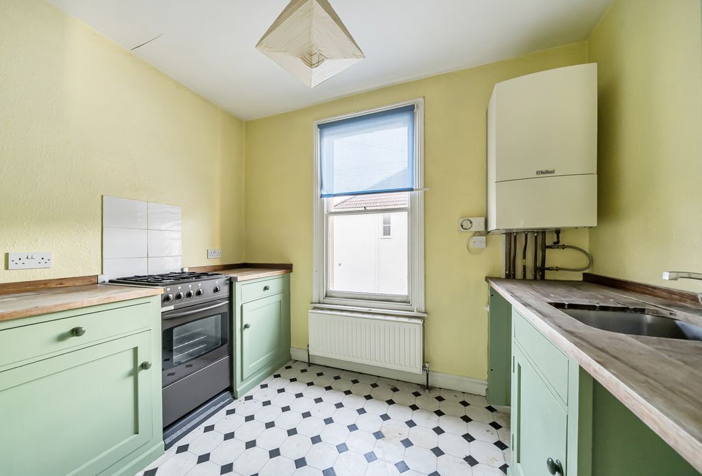 Property photo 3 of 14 1369400-5-68Ff9F6...