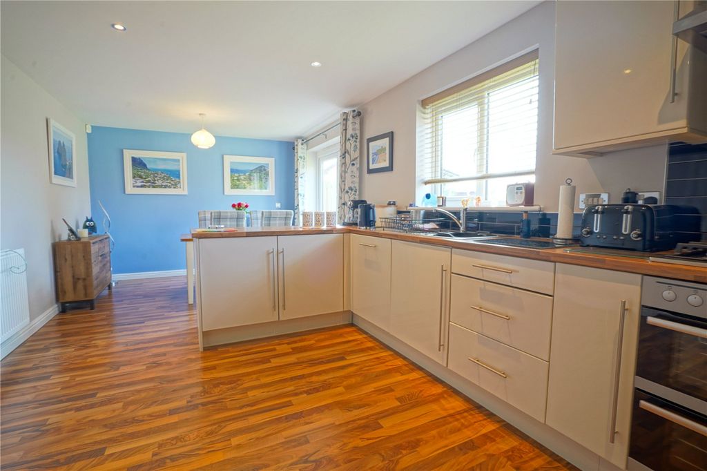 Property photo 3 of 25 Picture No. 15