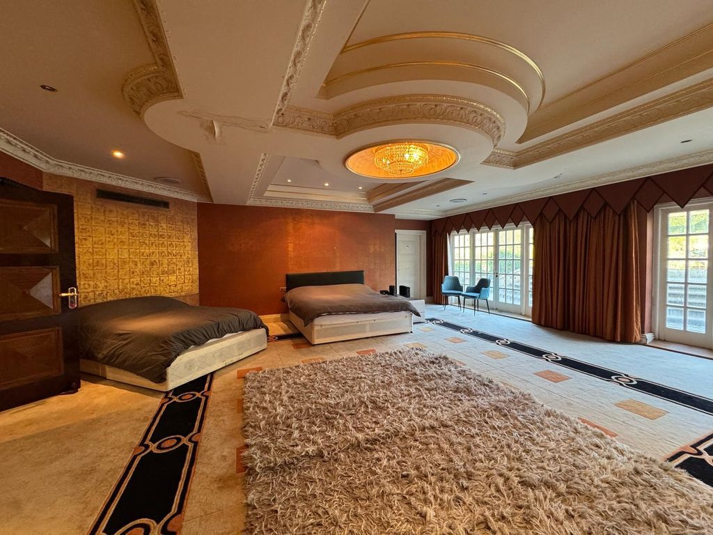 Property photo 1 of 4