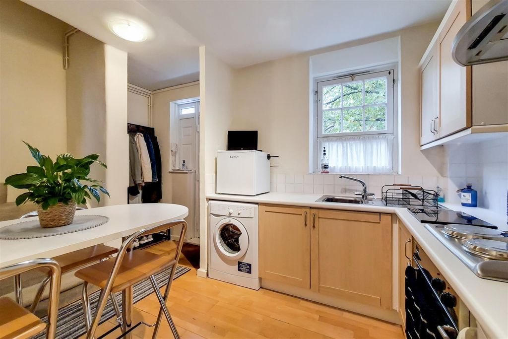 Property photo 2 of 5