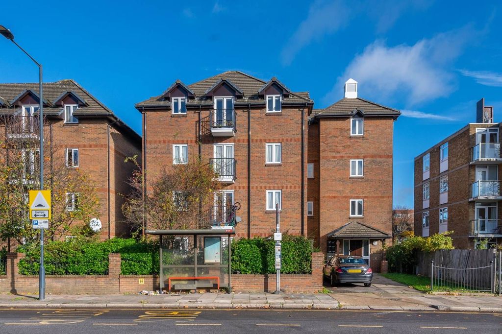 Property photo 1 of 6