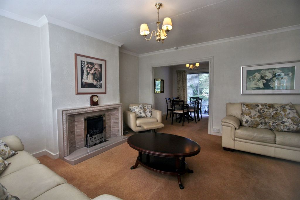 Property photo 2 of 15 Lounge