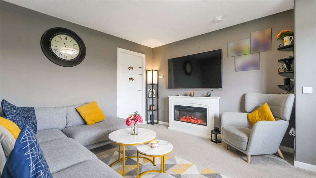 Property photo 3 of 18 3