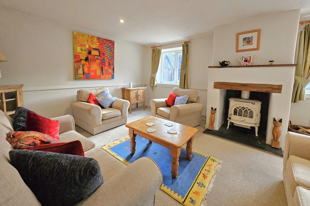 Property photo 2 of 19