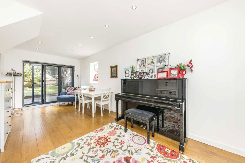 Property photo 3 of 7