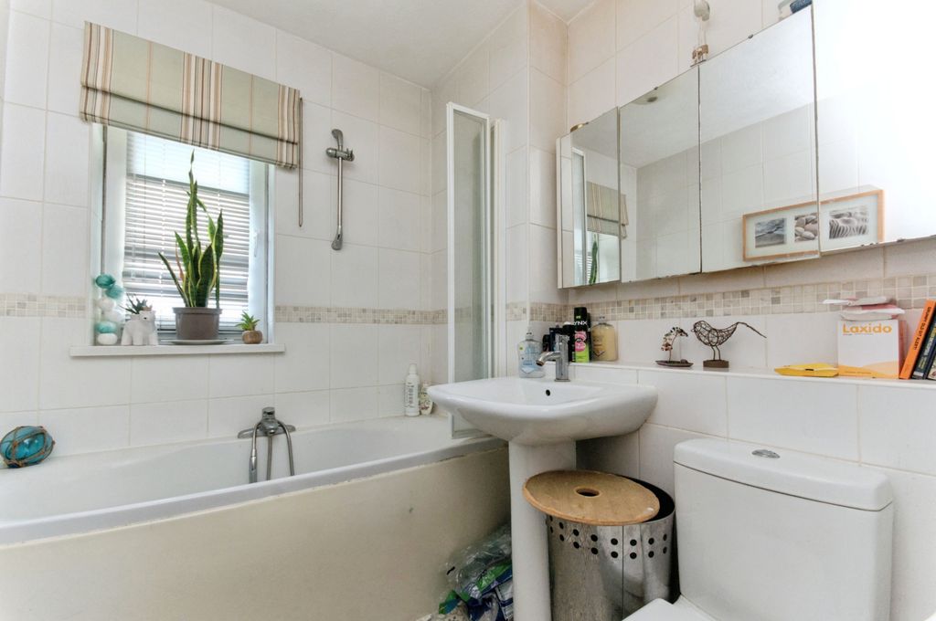 Additional image 24 of 2 bed flat for saleRoyal Parade, Eastbourne BN22