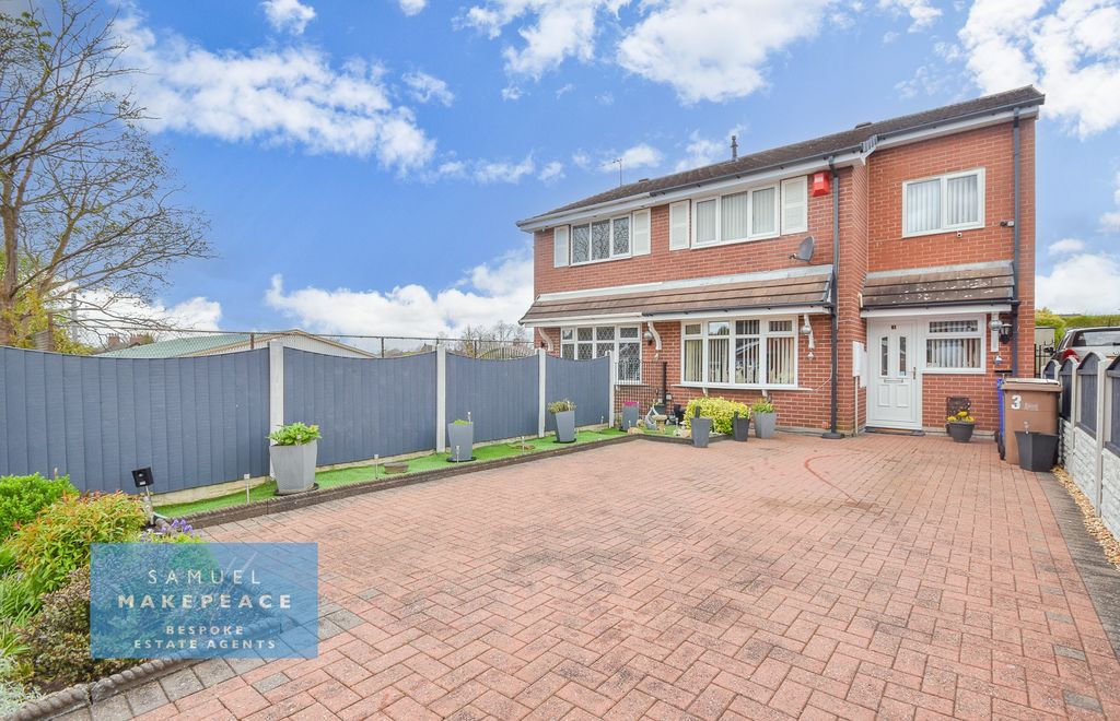 Property photo 1 of 18 Three Bedroom Extended Semi-Detached Property With Large Garden