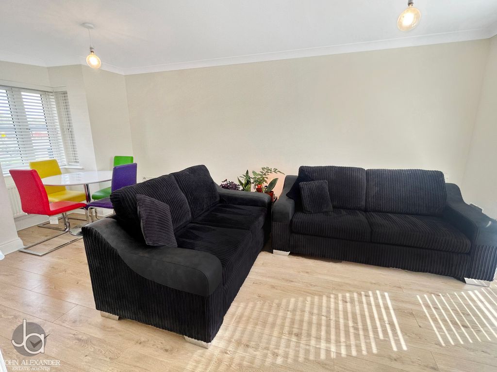Property photo 3 of 21 20250915_104157685_0.5