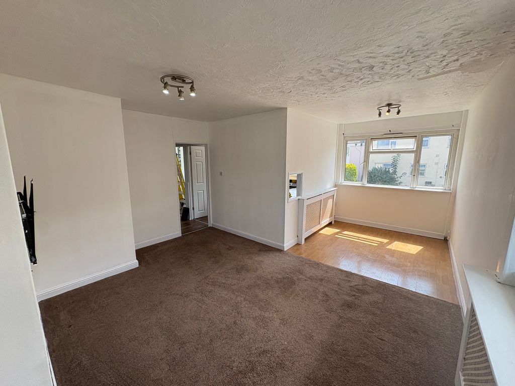 Property photo 3 of 9 Image
