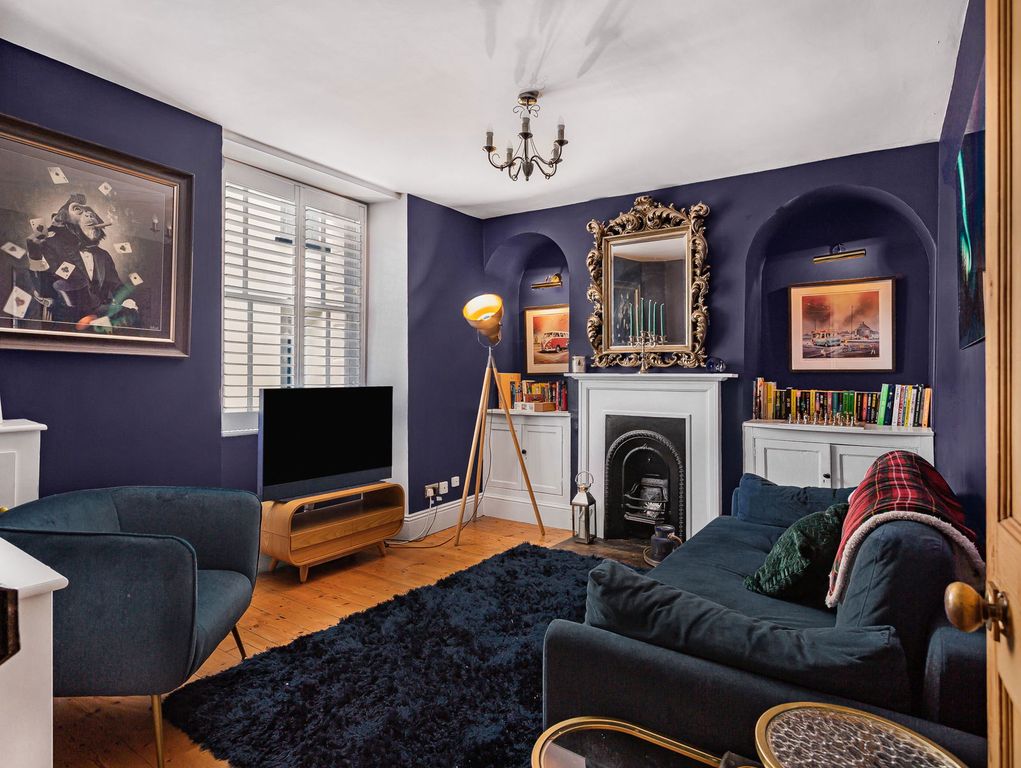 Property photo 3 of 37