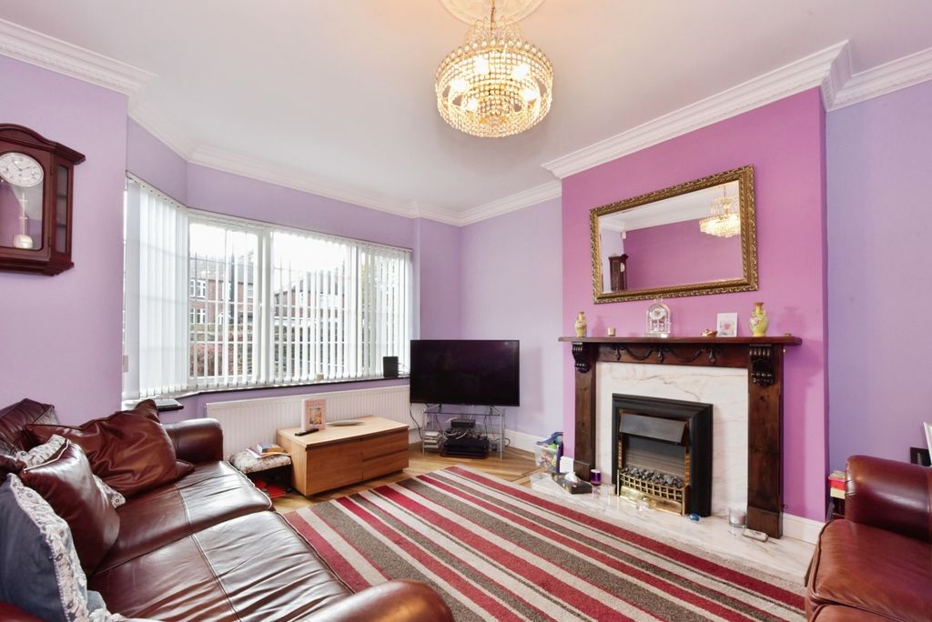 Property photo 2 of 17 Photo