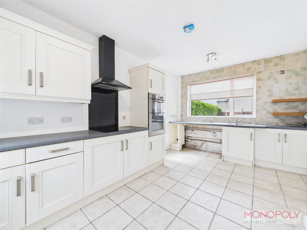 Property photo 3 of 34 Cam01943G0-Pr0487-Still004.Jpg
