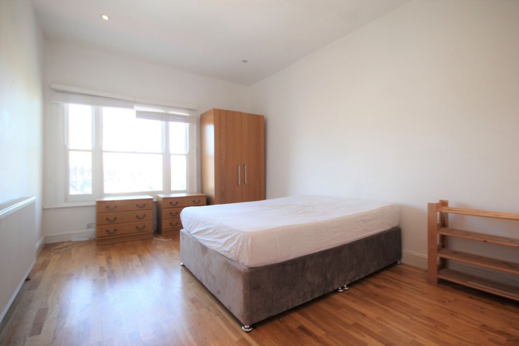 Property photo 3 of 6 Bedroom1