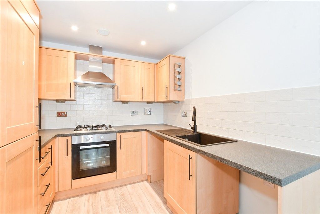 Property photo 3 of 19 Kitchen