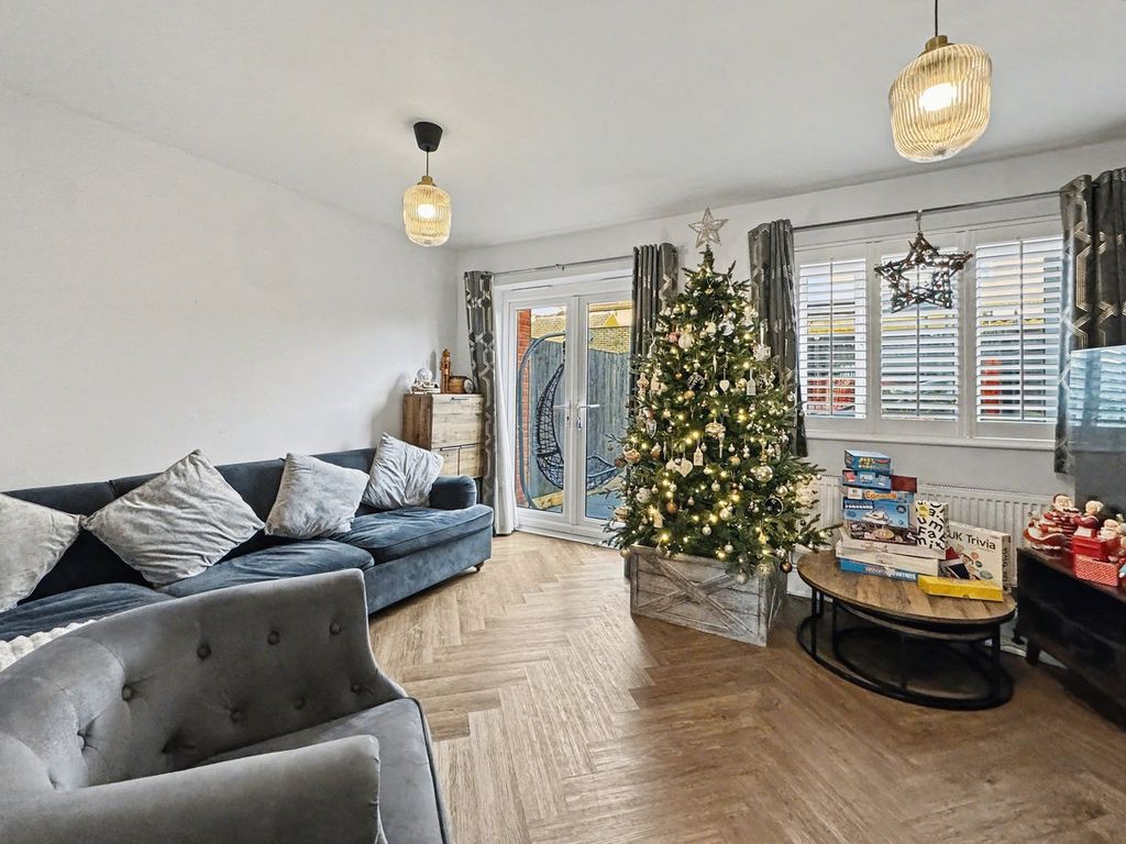 Property photo 3 of 21