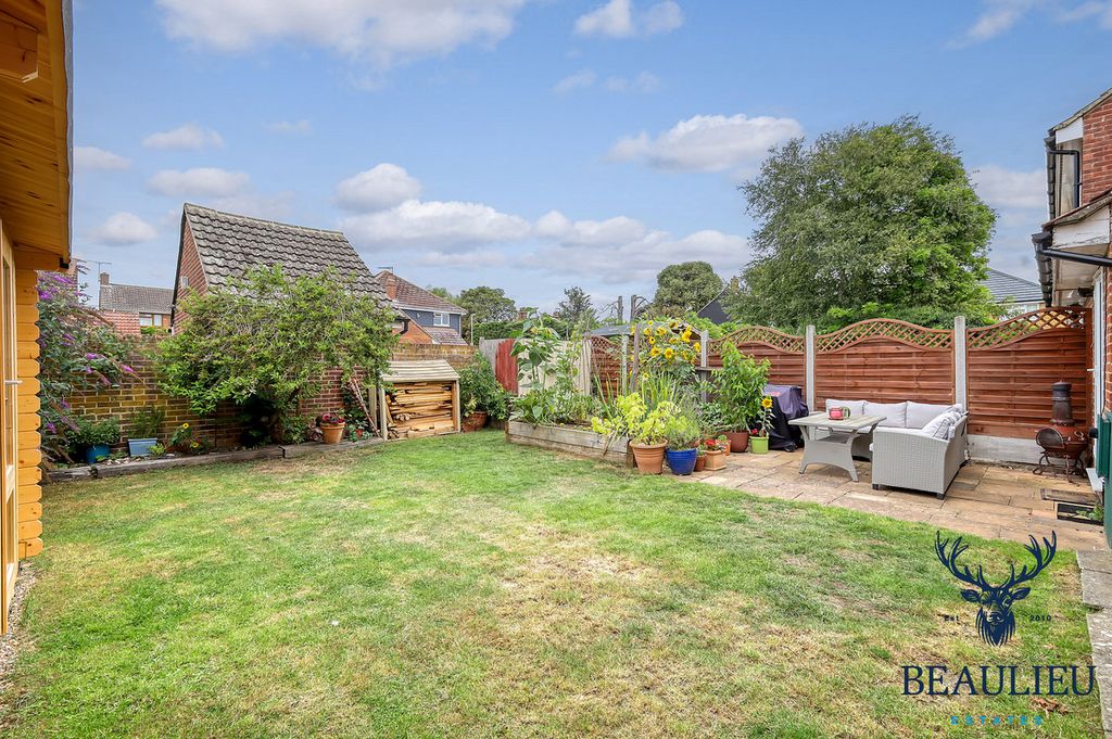 Property photo 1 of 21