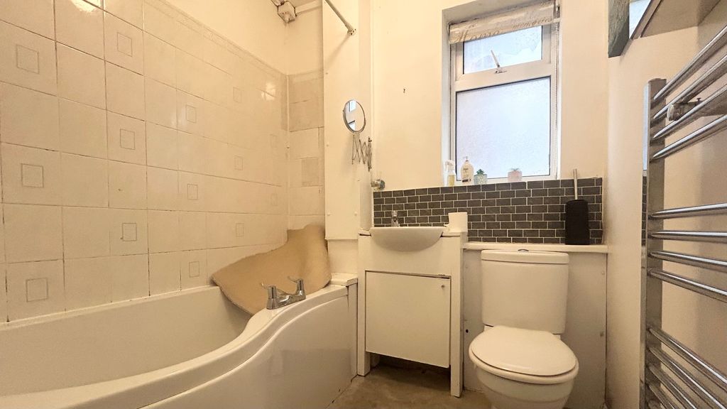 Property photo 3 of 6 Bathroom