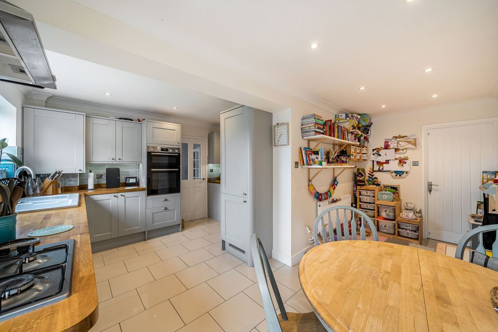 Property photo 2 of 14 13315179688ce9Ec5369d
