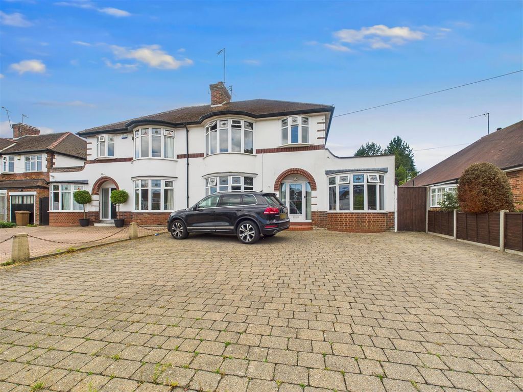Property photo 1 of 16 Cam05451G0-Pr0028-Still019.Jpg