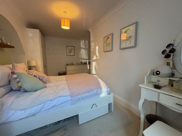 Property photo 2 of 11 Bedroom 1
