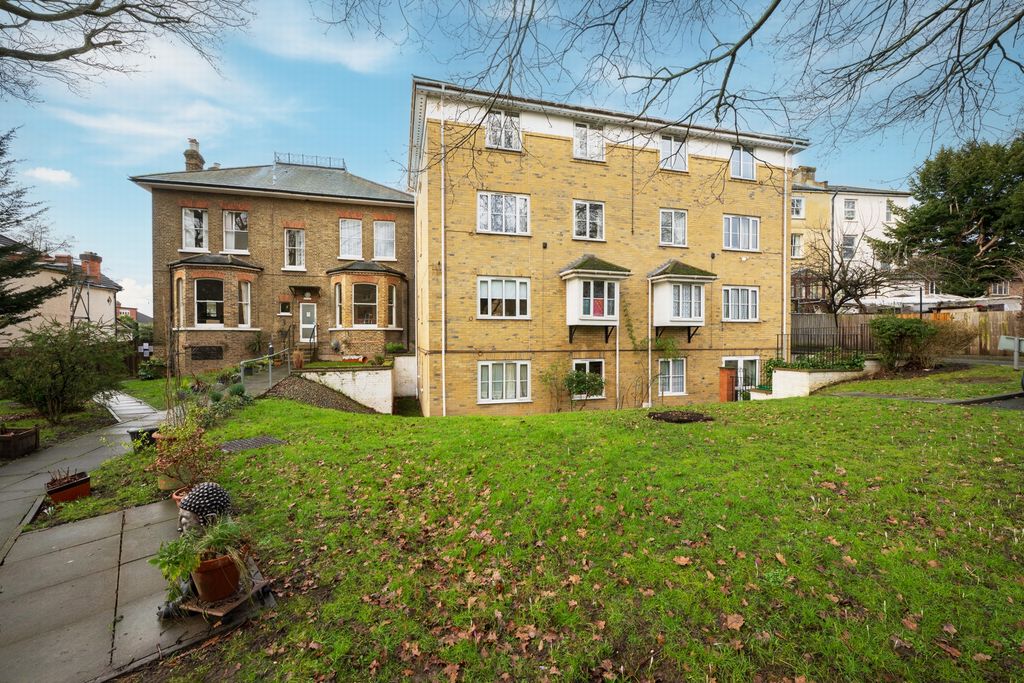 Property photo 2 of 12 Photo 3