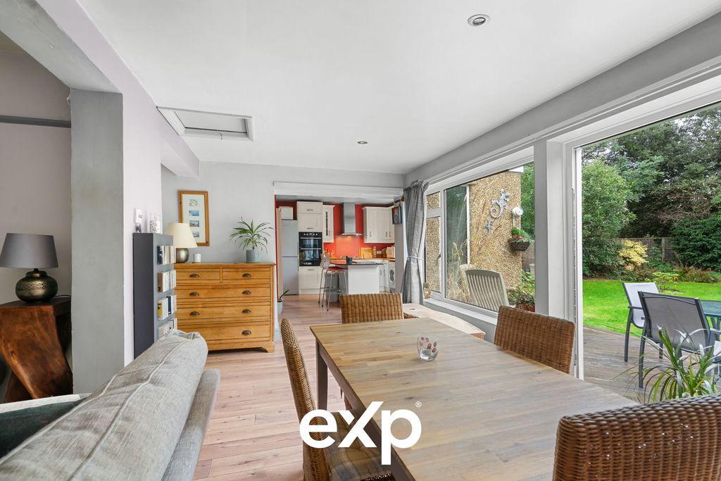 Property photo 2 of 33