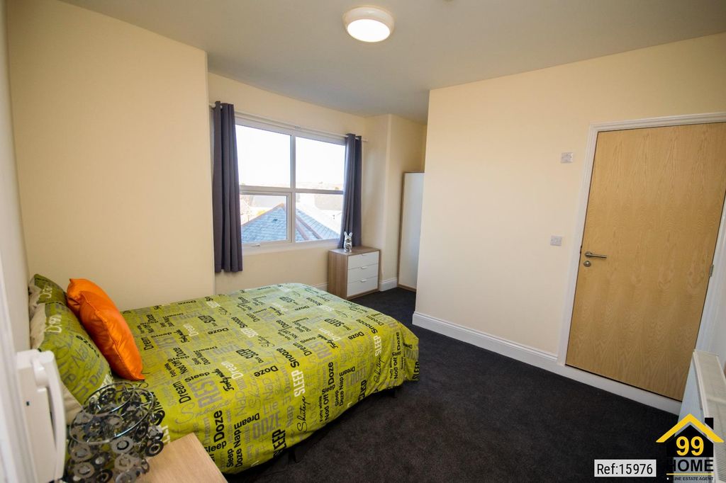 Property photo 2 of 9 Photo 1