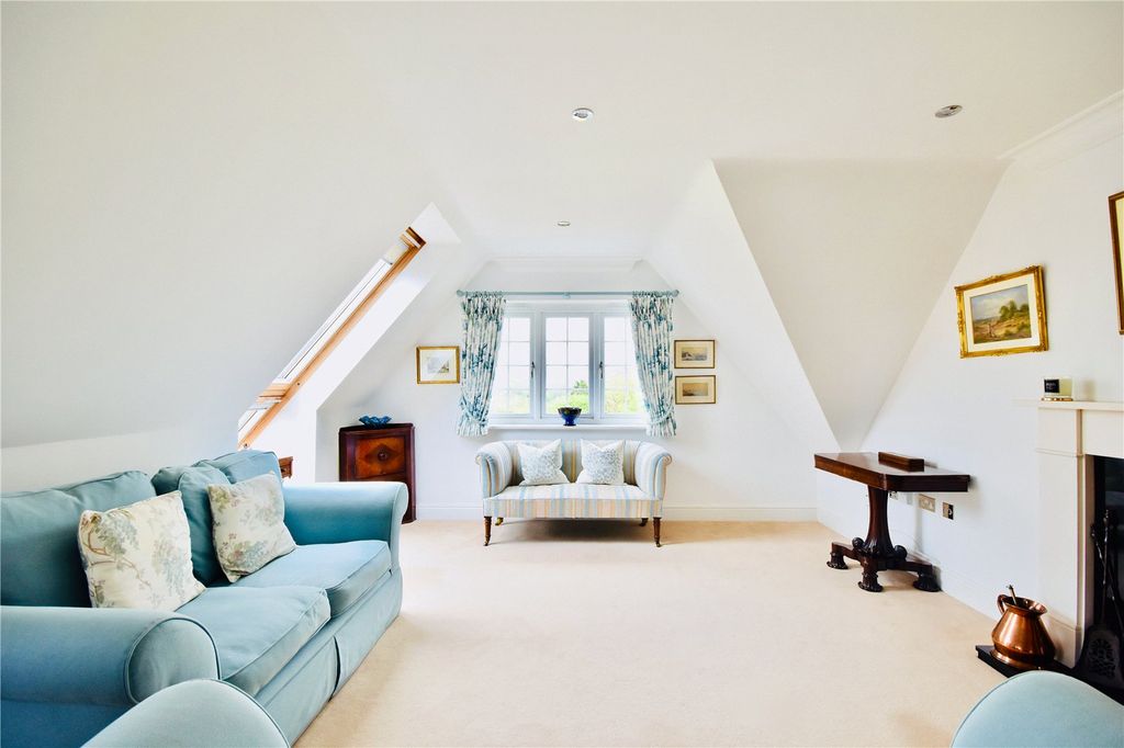Property photo 3 of 10 Picture No. 05
